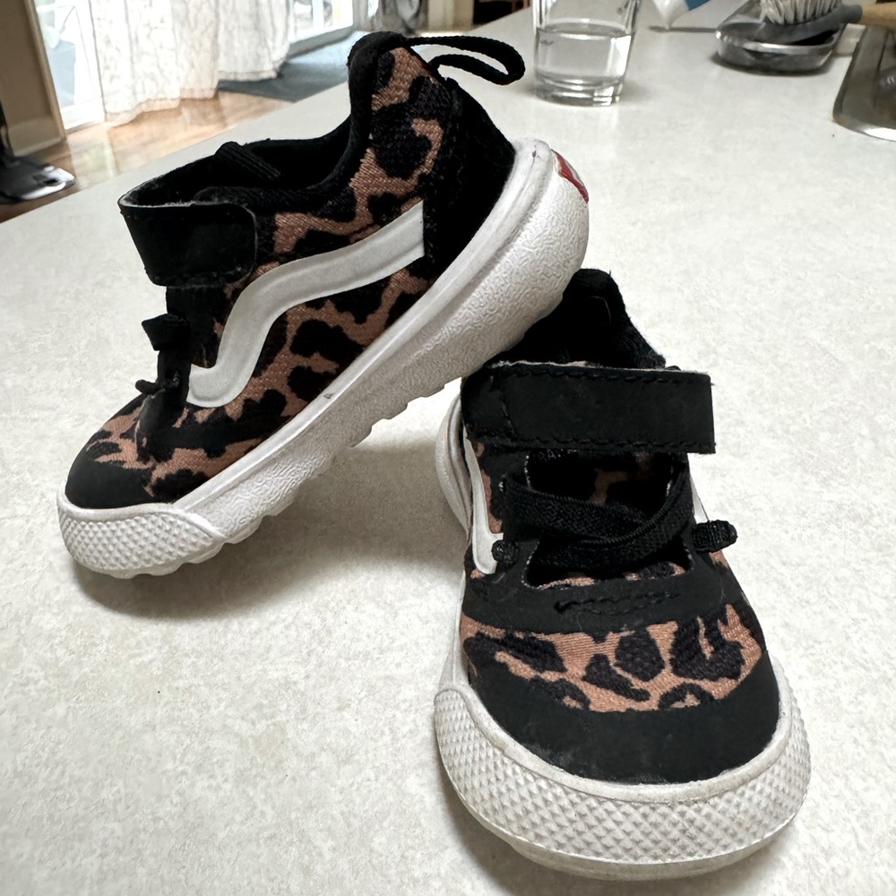 Vans cheetah 🐆 print Ultra Range ~ Toddler girl size 4.5